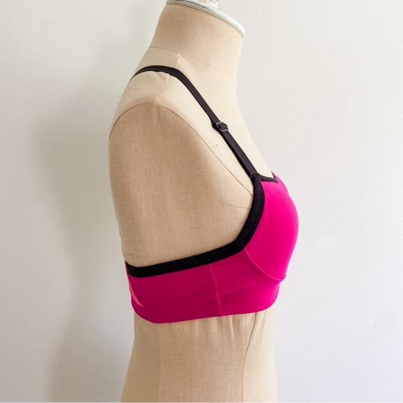 Victoria’s Secret Strappy Back Sports Bra - Picture 6 of 16